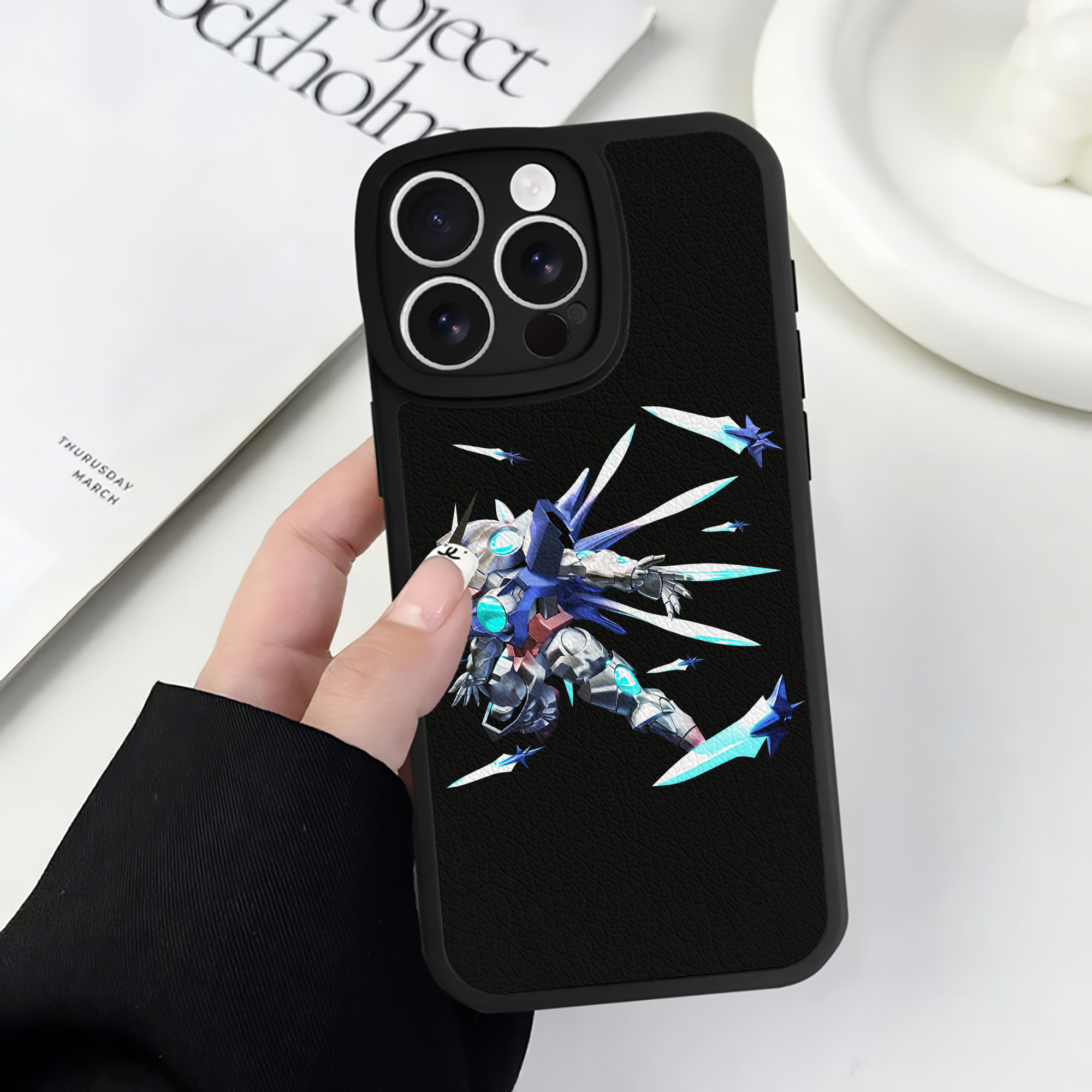 （画像用） 機動戦士ガンダム Mobile Suit Gundam 【iPhone 16シリーズ対応】シリコンスマホケース（レザー調） 材質：シリコン